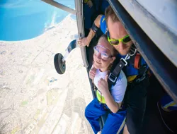 Perth Rockingham Tandem Skydive Tickets: 15,000ft with Transfers